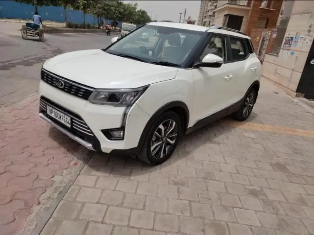 Mahindra XUV300 W8 (O) Diesel 2019