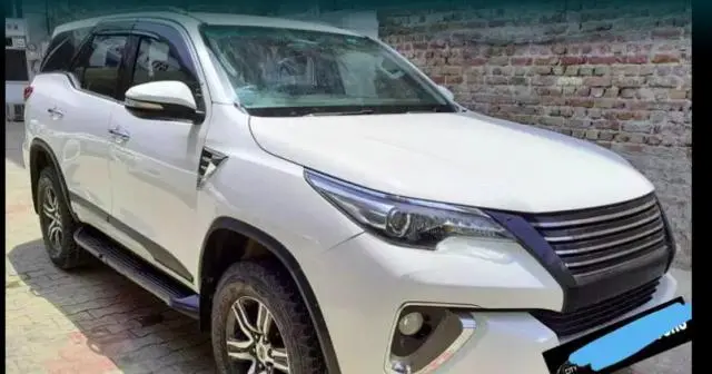 Toyota Fortuner 2.8 4x2 MT 2017