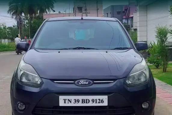 Ford Figo 1.2P TITANIUM MT 2012