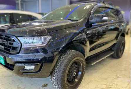 Ford Endeavour Titanium 3.2 4x4 AT 2017