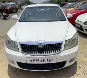 Skoda Laura ELEGANCE 1.9 TDI AT 2010