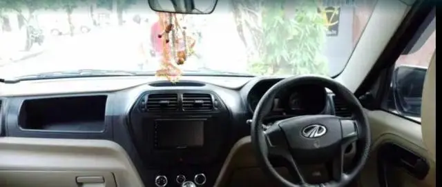 Mahindra TUV300 T4 Plus 2016