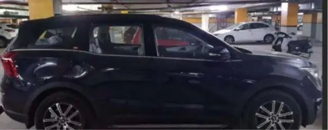 Mahindra XUV700 AX 7 Petrol MT 7 STR 2022