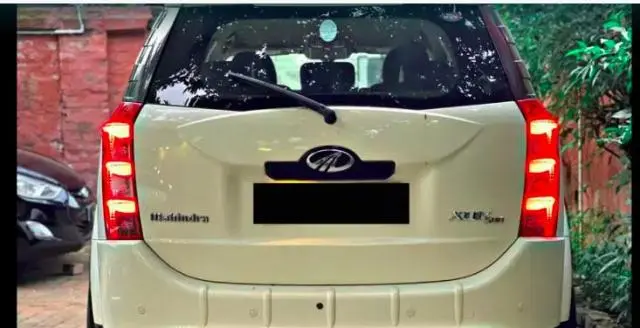 Mahindra XUV500 W8 2012