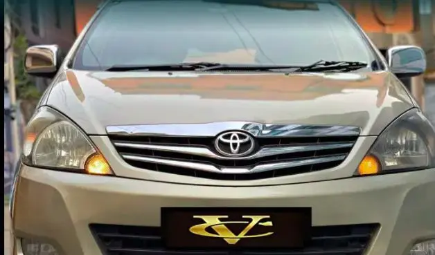 Toyota Innova 2.5 GX 8 STR BS III 2011