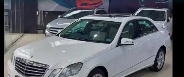 Mercedes-Benz E-Class 220 CDI MT 2013