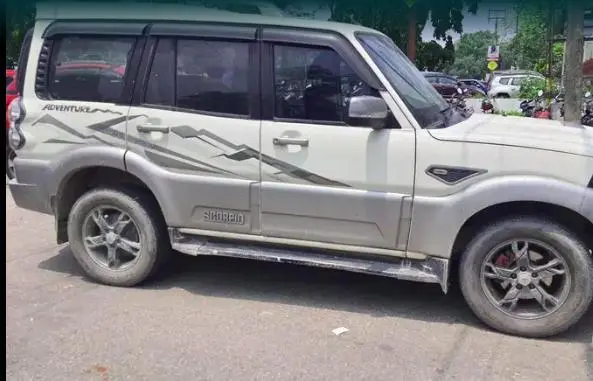 Mahindra Scorpio S10 2017