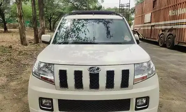 Mahindra TUV300 T8 2016