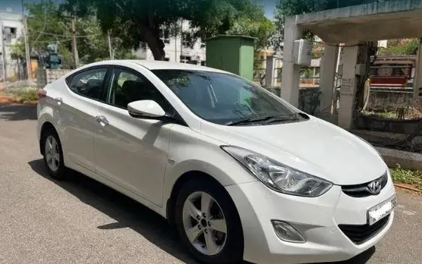 Hyundai Elantra 1.6 SX MT 2013