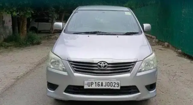 Toyota Innova 2.5 G 7 STR BS III 2012