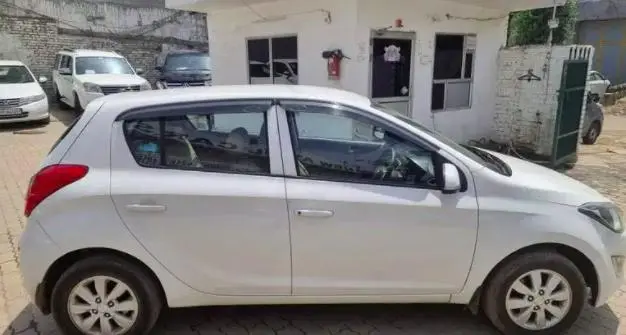 Hyundai i20 Sportz 1.4 CRDi 2012