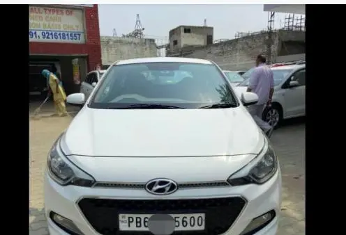 Hyundai Elite i20 Sportz 1.4 CRDi 2015