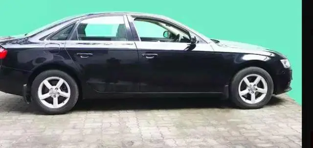 Audi A4 2.0 TDI S line 2012