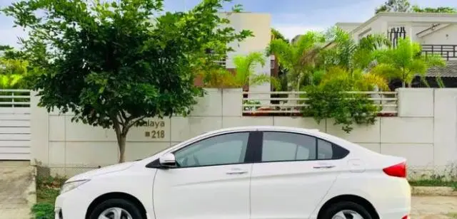 Honda City V i-VTEC 2015