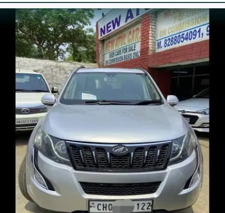 Mahindra XUV500 W10 2015