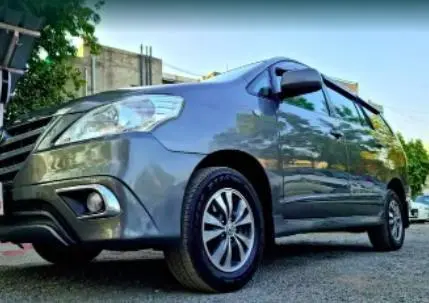 Toyota Innova 2.5 GX 7 STR BS IV 2014