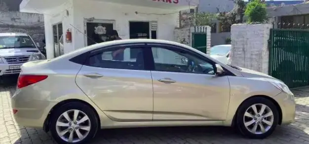 Hyundai Verna 1.6 VTVT SX 2011