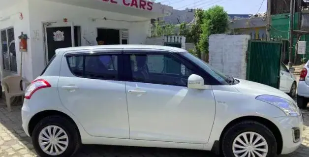 Maruti Suzuki Swift VXi 2015