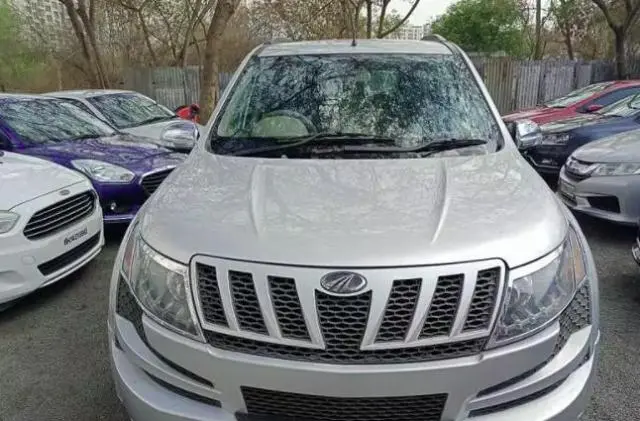 Mahindra XUV500 W4 2014