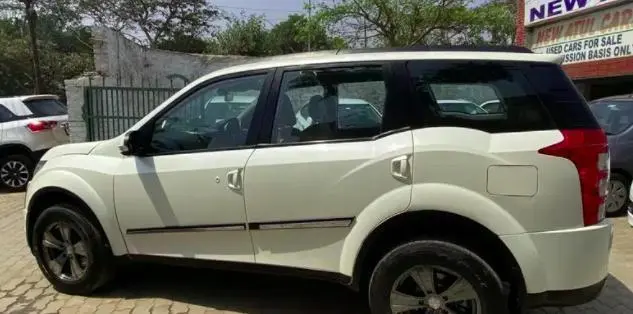 Mahindra XUV500 W6 4X2 2015
