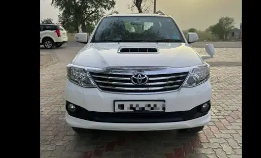 Toyota Fortuner 3.0 4X2 AT 2013