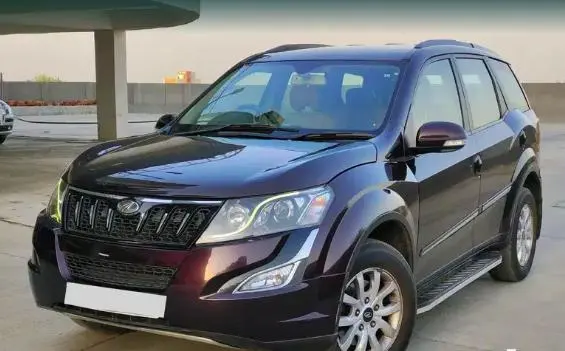 Mahindra XUV500 W6 2015
