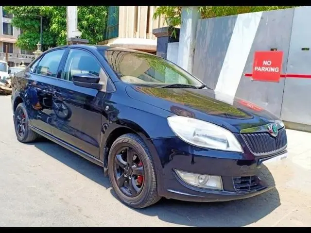 Skoda Rapid Elegance 1.6 TDI CR MT 2013