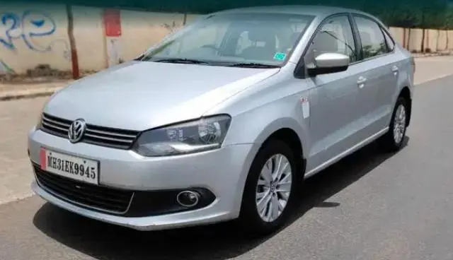 Volkswagen Vento 1.6L Highline 2015
