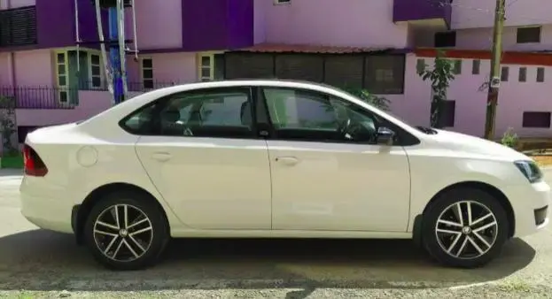 Skoda Rapid 1.6 MPI STYLE AT 2020