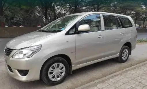 Toyota Innova 2.5 G 8 STR BS IV 2013
