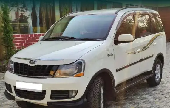 Mahindra Xylo H9 2015