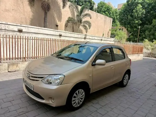Toyota Etios Liva G 2011