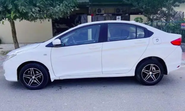 Honda City SV i-DTEC 2015