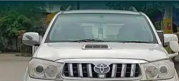 Toyota Fortuner 3.0 4X4 MT 2011