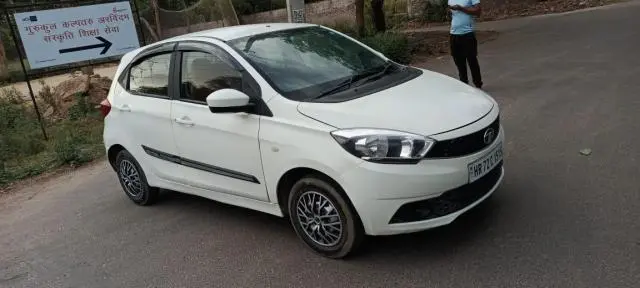Tata Tiago Revotron XM 2017