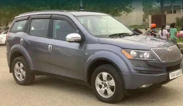 Mahindra XUV500 W8 2012