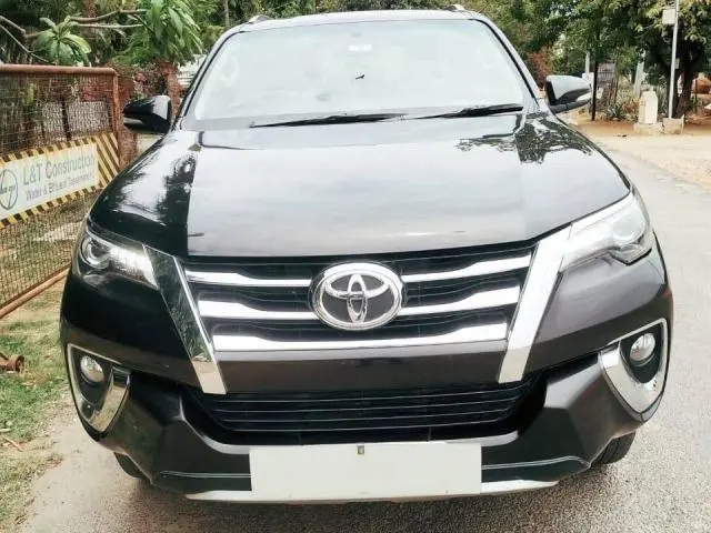 Toyota Fortuner 2.8 4x4 MT 2017