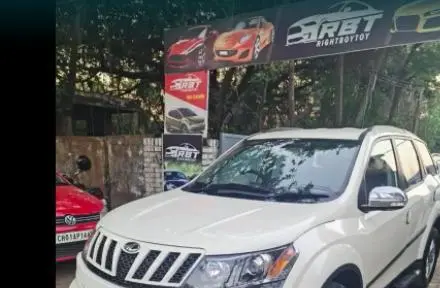 Mahindra XUV500 W8 2012