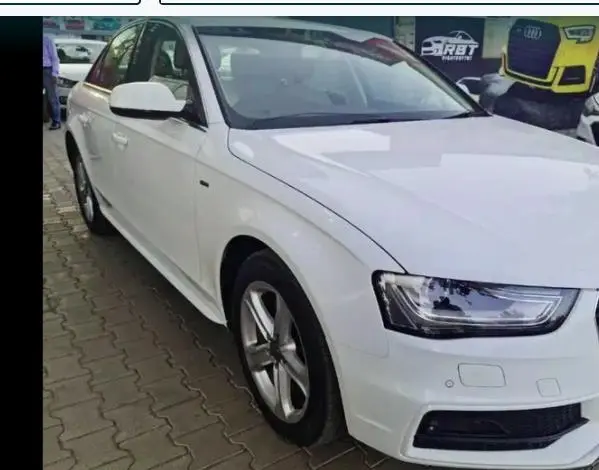 Audi A4 2.0 TDI Premium 2013