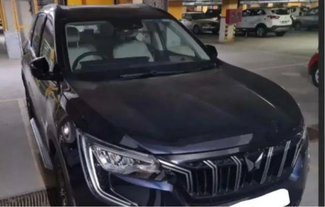 Mahindra XUV700 AX 7 Petrol MT 7 STR 2022
