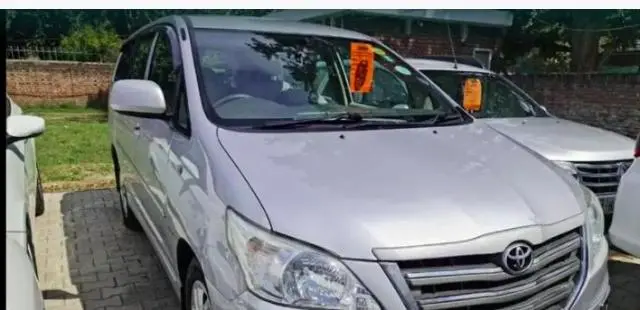 Toyota Innova 2.5 GX 8 STR BS III 2012