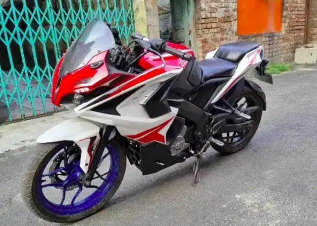 Bajaj Pulsar RS200 2018