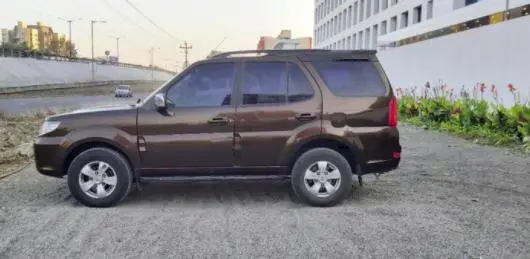 Tata Safari Storme 2.2 VX 4x2 2013