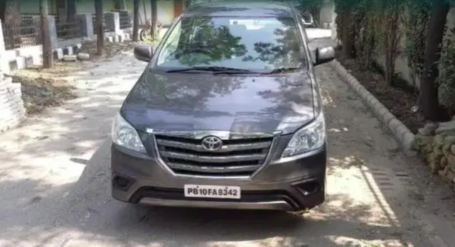 Toyota Innova 2.5 G 7 STR BS IV 2015