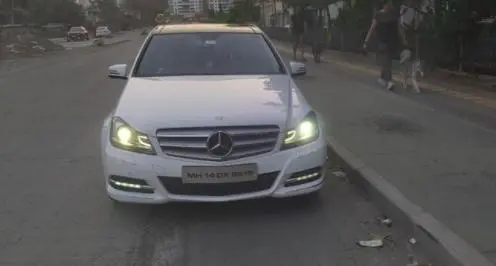 Mercedes-Benz C-Class 220 BlueEfficiency 2013