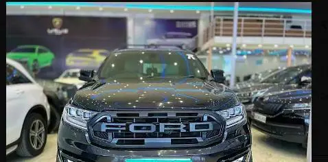 Ford Endeavour Titanium 3.2 4x4 AT 2017