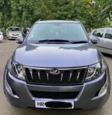 Mahindra XUV500 W10 2015