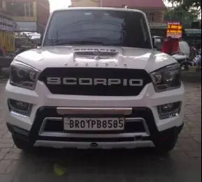 Mahindra Scorpio S10 2016