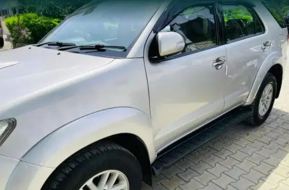 Toyota Fortuner 3.0 4X2 AT 2013