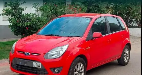 Ford Figo 1.2P TITANIUM MT 2012